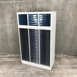 【定価約20万円】【書類・備品管理のエキスパート！希少なクリスタルトレーセット！】■トヨスチール（TOYOSTEEL）＋コクヨ（KOKUYO）　クリスタルトレー　ローキャビネット　H1480㎜　■上段：3列×浅型6段　下段：３列×浅型24段　■天板/ベース付き　■色：ホワイト