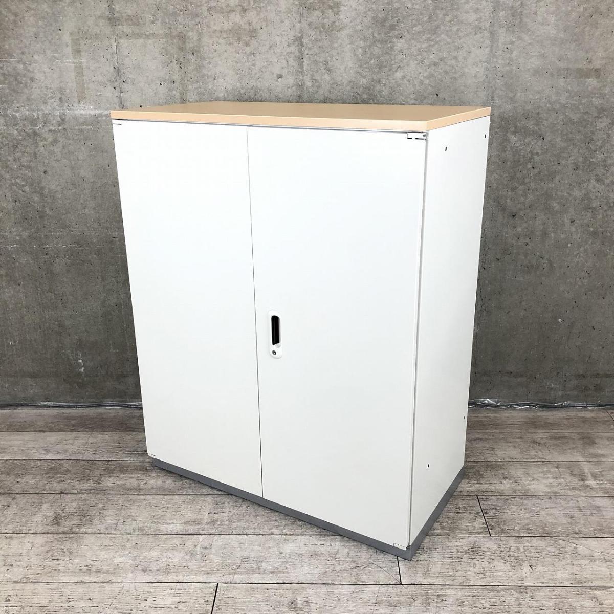 【定価約11万円】【オフィスの書類をスッキリ整理！シンプルなデザイン書庫入荷！】■PLUS（プラス）　LX-5シリーズ　両開き書庫　ローキャビネット　■シリンダー錠　■幅900㎜×奥行450㎜　■ホワイト　天板：ナチュラル/ベース：グレー
                        LINX LX-5
                                    中古
            