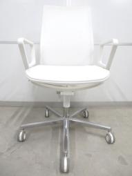 【オシャンティ！オシャンティー！】■コクヨ　ファブレチェア　肘付　ホワイト　メッシュタイプ　ポリッシュ脚　■インテリア発想から生まれたスタイリッシュなタスクチェアー！【KOKUYO　FABRE】【ABW】587935