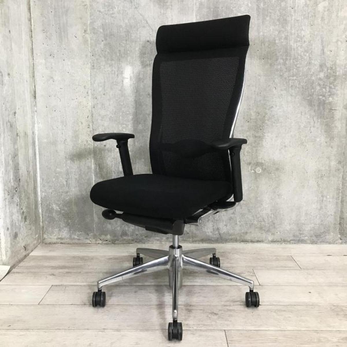 【上半身の動きにフィット！通気性の良いメッシュ背面！】■コクヨ（KOKUYO）製　フォスター（FOSTER）チェア　肘付　ハイバック　■ヘッドレスト付き　■背面メッシュ　■ブラック
                        フォスターチェア
                                    中古
            