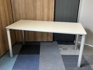 ナチュラルテーブル　W1500xD750xH700サイズ　T字脚　流行りの木目調の天板！　4名程度の会議におすすめです！　テーブル　ミーティングテーブル！！※愛知※名古屋※豊田※三重