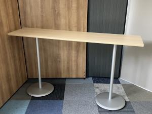 オカムラ製　ハイテーブル　■W1800×D450×H1000mm　　■木目調の天板とブラックフレーム※愛知※名古屋※豊田※三重