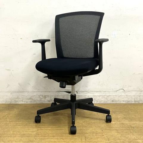 コクヨ　バリシア　ブラック　固定肘　カジュアルなメッシュチェア　メーカー品をお安く購入したい方におすすめ【愛知・名古屋・豊田・静岡・浜松】