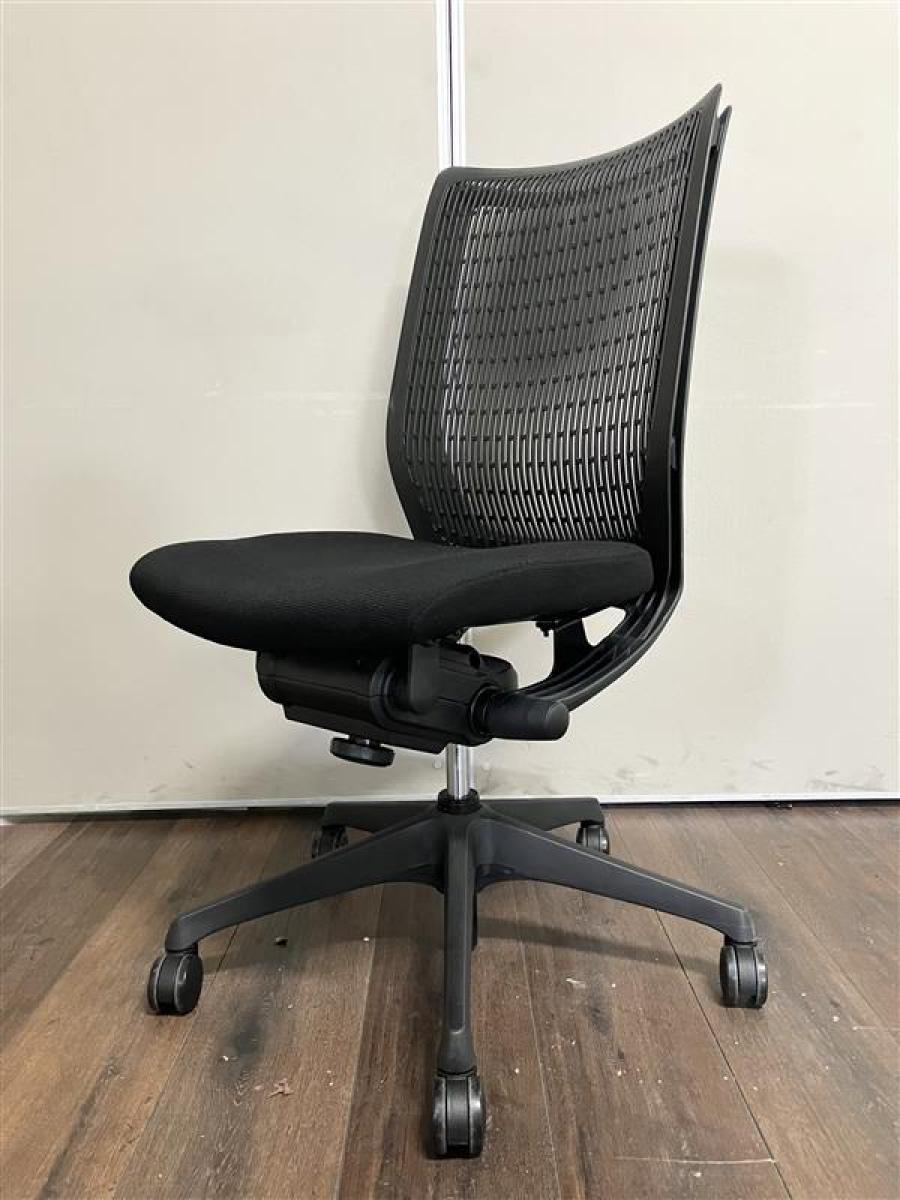 オカムラ　ヴィスコンテ　ブラック　肘なしOAチェア　背ヌード　#岐阜#愛知#三重#静岡#CS在庫
                        ヴィスコンテチェア
                                    中古
            