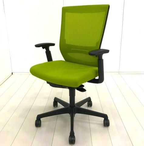 【中古】エスクードメッシュ C498ZS-FHB6 オカムラ（okamura） 肘付ハイバックチェア