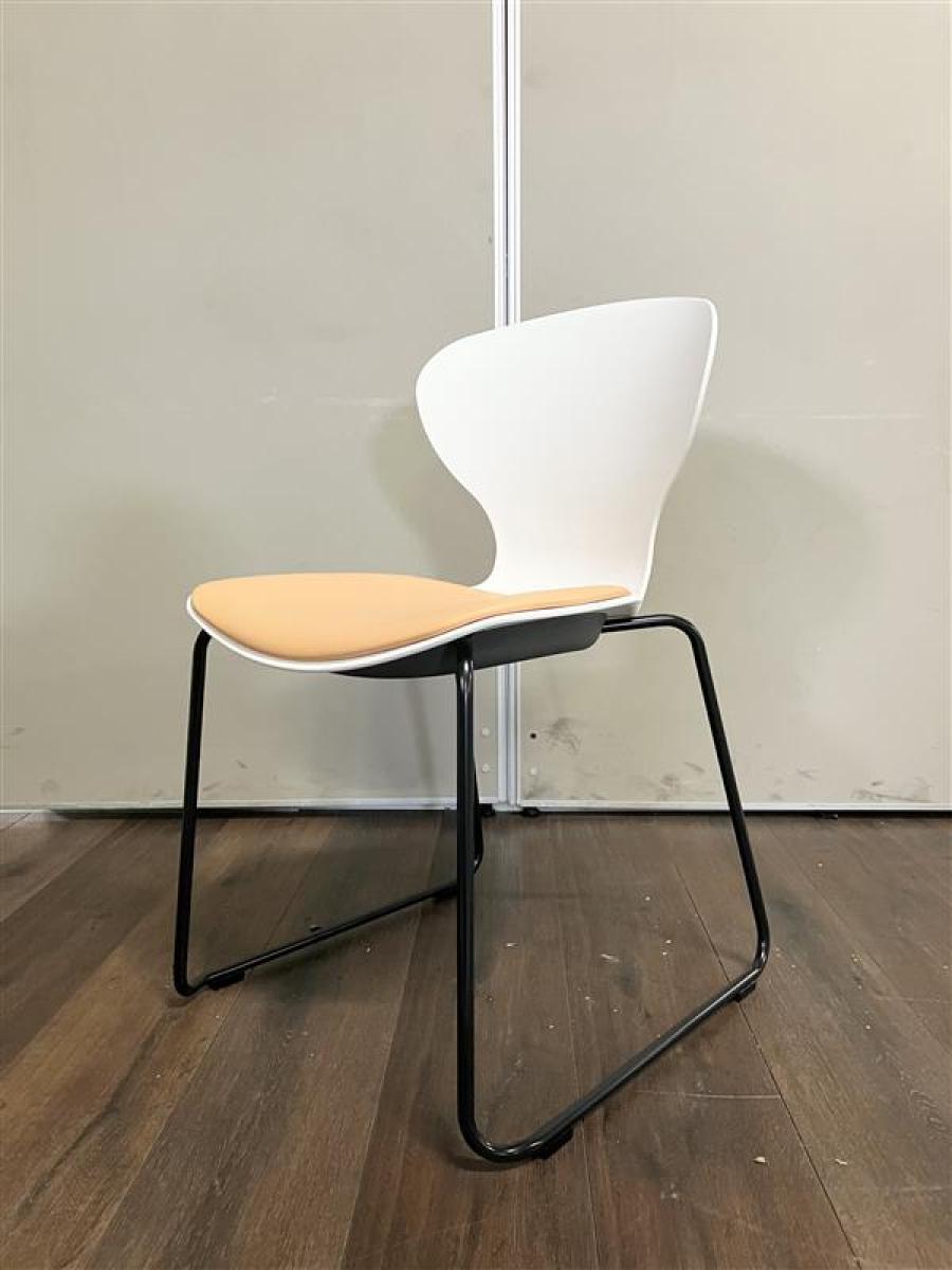 オカムラ　9370シリーズ　ランチルームチェア　フランクな会議は椅子から始まる　#岐阜#愛知#三重#静岡#CS在庫
                        9370シリーズ
                                    中古
            