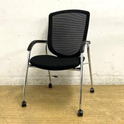 オカムラ　コンテッサ　ゲストチェア（ミーティングチェア）　座クッションタイプ　ブラック　キャスター脚（メッキ）