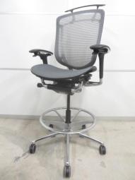 【昇降デスクやハイテーブルでのご利用にオススメ！】■オカムラ　コンテッサセコンダチェア　ハイチェアタイプ　アジャストアーム　ミディアムグレー　座面メッシュ　ハンガー付　足掛けリング付　■最上位クラスの上質なハイチェア登場！　CC82HR-FPH2【Contessa seconda】【ABW】