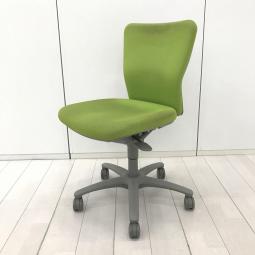 【在庫入替セール品！（本在庫限定価格）】【長年愛されるロングセラー商品！厚めのクッションで疲れにくい！】■オカムラ（okamura）製　カロッツァチェア　肘無　ローバック　■ライトグリーン　【弊社使用欄：A01050769】【HU】