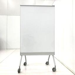 【コンパクトサイズでサッと設置可能なキャスター付！】■オカムラ製　脚付ホワイトボード　W880㎜　キャスター付　掲示板ボード　スタンドボード　※ボードにキズ・小ヘコミがあるためお安く！【Alt Talk(アルトトーク)】【ABW】