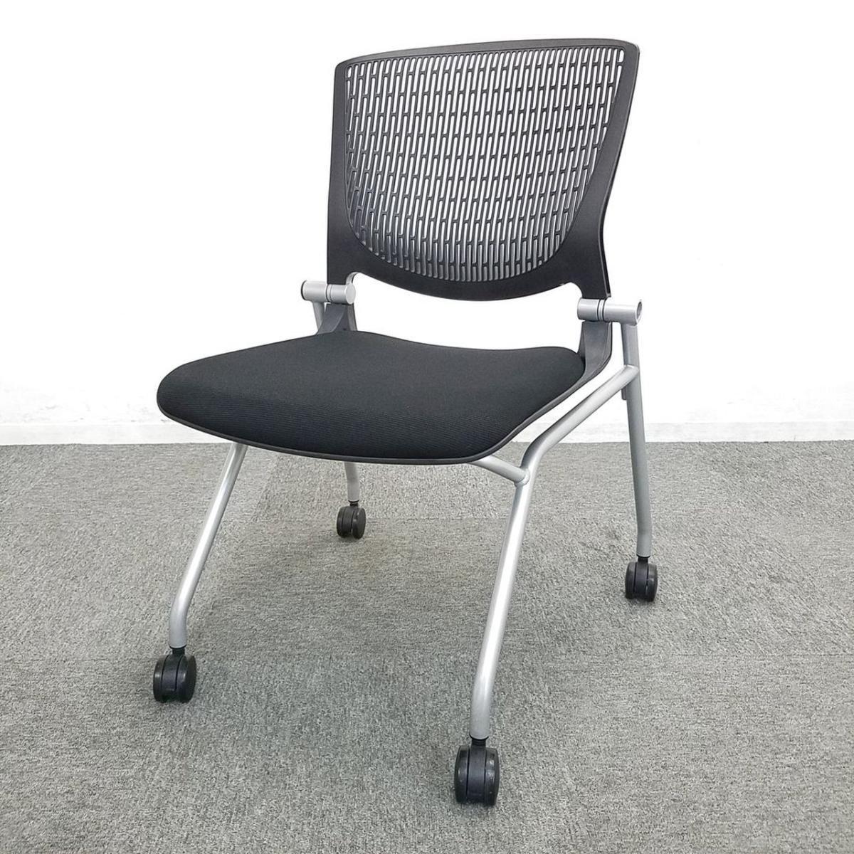 【5/21(木)入荷予定の商品となります！】【座面がたためるネスティング仕様！　定番人気のブラックカラー！　スタイリッシュで快適な座り心地のチェアが大量入荷！】■オカムラ(okamura)製　グラータ(Grata)チェア　ネスティングチェア　■ブラック　■背面樹脂メッシュ　■キャスター付
                        グラータチェア
                                    中古
            