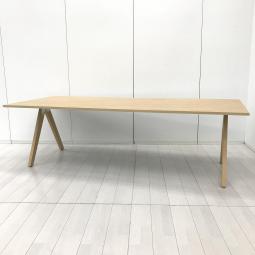 【木の温もりをまとうウッドチルトデスク！】■コクヨ（KOKUYO）製　デイズオフィス　 ウッドチルトシリーズ　ミーティングテーブル　W2400×D1000×H720mm　■ 木目調ナチュラル　【関東倉庫在庫品】【弊社使用欄：A01070851】【HU】