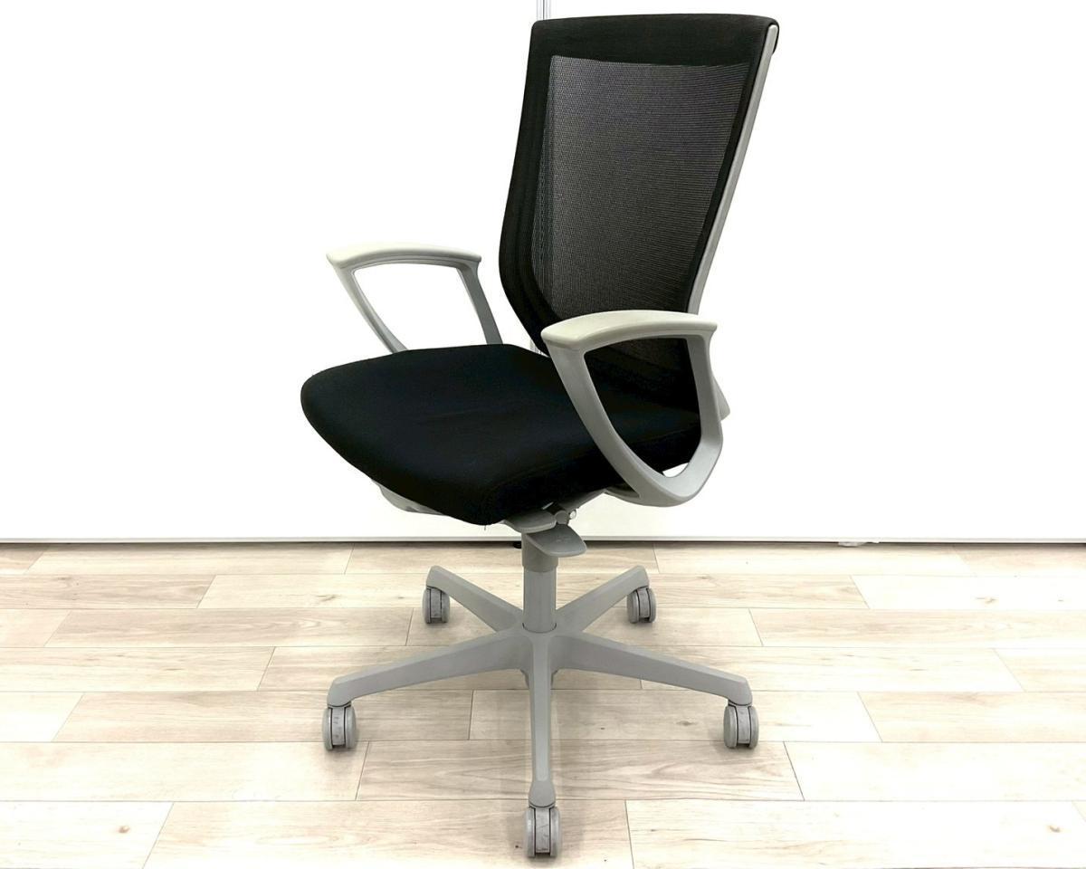 【ワンランク上スタンダードモデル！】長時間のデスクワークを快適にサポート！/オススメ(おすすめ) /人気商品【弊社使用欄：A01054876】■Okamura/オカムラ　■エスクード　■ブラックグレーシェル　■肘付き/サークル肘　■背面/メッシュ　■樹脂脚　■ハイバック
                        エスクード
                                    中古
            