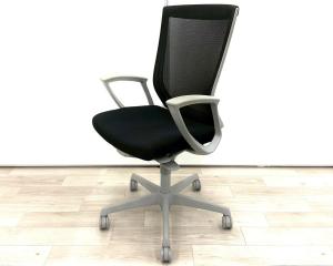 【ワンランク上スタンダードモデル！】長時間のデスクワークを快適にサポート！/オススメ(おすすめ) /人気商品【弊社使用欄：A01054876】■Okamura/オカムラ　■エスクード　■ブラックグレーシェル　■肘付き/サークル肘　■背面/メッシュ　■樹脂脚　■ハイバック