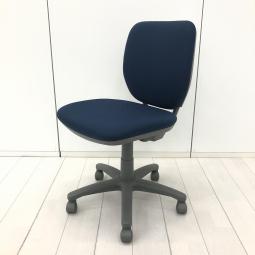 【オカムラ製のローコストチェア！コスト重視のお客様に非常におすすめ！】■オカムラ（okamura）　ビラージュチェア（VILLAGE）　VCM1　肘無し　ローバック　■ブルー　ネイビー　【関東倉庫在庫品】【弊社使用欄：A01063379】【HU】