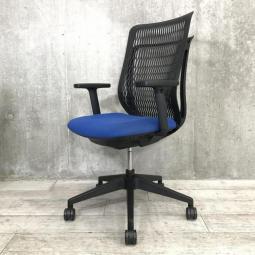 【背もたれの通気性と座面の心地よいクッション性で人気！】■ウチダ（UCHIDA）製　エージェイ（AJ）チェア　肘無　ハイバック　背面:樹脂メッシュ 　■ブルー×ブラックフレーム　【弊社使用欄：A01072529】