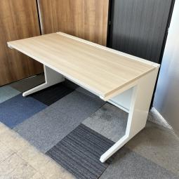 【ゆとりのあるワークスペースで作業効率アップ！】■オカムラ（okamura）製　アドバンス（ADVANCE）シリーズ　平机　引き出し無し　W1400×D700×H720mm　■ホワイト / 天板：ナチュラル木目調※愛知※名古屋※豊田※三重