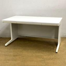 【在庫入替セール】オカムラ　アドバンスデスク　平机　センター引出し付　人気のホワイト天板　ゆったり使用できるW1400×D800サイズ　【愛知・名古屋・豊田・静岡・浜松】