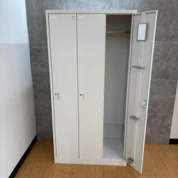 イトーキ製の3人用更衣ロッカー【WNシリーズ/ホワイト/シリンダー錠/鍵付き】が入荷しました！