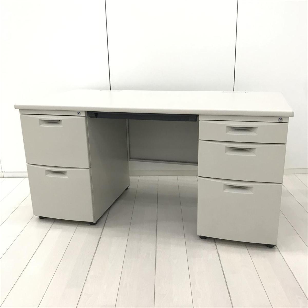 【定価約17万円】【管理席・上長席の定番！収納量抜群の両側袖付きデスク！変わらず人気のデスクシリーズ！】■イトーキ(ITOKI)製　CZNシリーズ　両袖机　W1400㎜　■右袖3段　左袖2段　■シリンダー錠　■ホワイトグレー
                        CZN デスク
                                    中古
            
