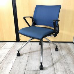 【在庫入替の為、4脚限定でお安く！】会議室に使用できるミーティングチェア入荷！中古　オカムラ　クリール　オフィスチェア　OAチェア　ミーティング　チェア　オフィスバスターズ　梅田本店　【T4】