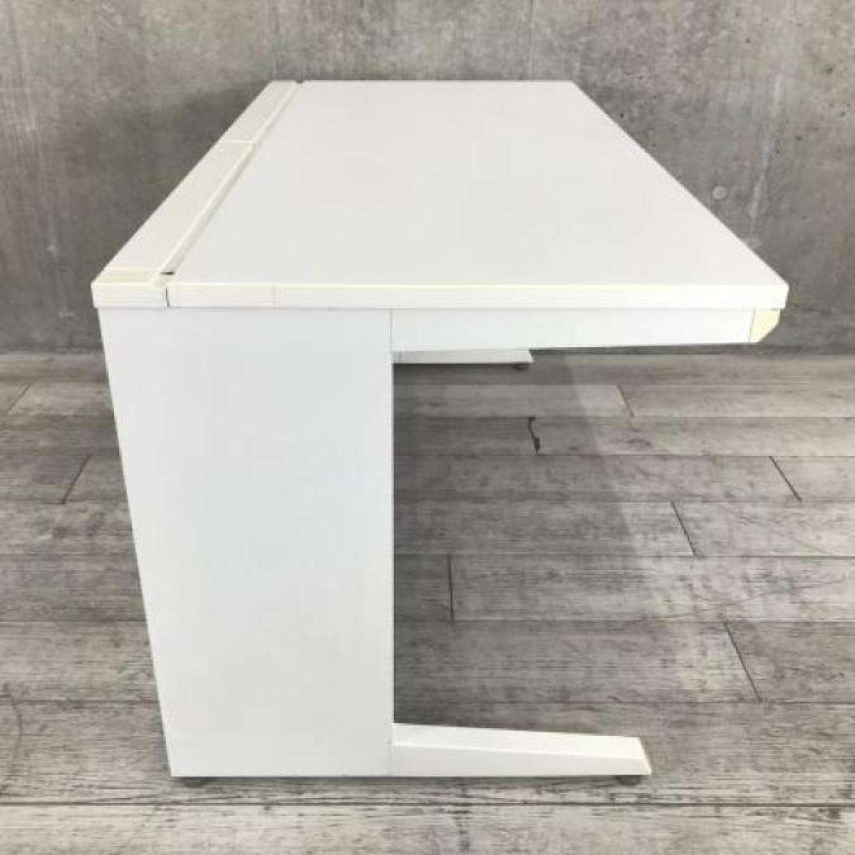 オカムラ　アドバンス　平机『中古美品』複数入荷！幅1200　H720 中古】アドバンス オカムラ/okamura 平机 586984 - 中古オフィス家具