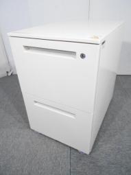 【在庫セール品：1台限定】【T5】■イトーキ製　CZRシリーズ　2段ワゴン　デスクインワゴン　■ホワイト　■シリンダー錠　【デスク下の収納・書類管理に！ 使いやすさ抜群のキャスター付き2段ワゴン！】