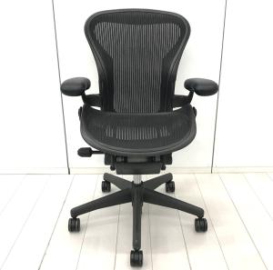 【5月7日入荷】【理想的な体重分散を実現したメッシュチェアー！】■ハーマンミラー　アーロンチェア　Aサイズ　固定肘付　ランバーサポート無　※上下昇降ガス弱めのためお安く！　■ワーキングチェアの名作！【Herman Miller　Aeron Chair】【ABW】