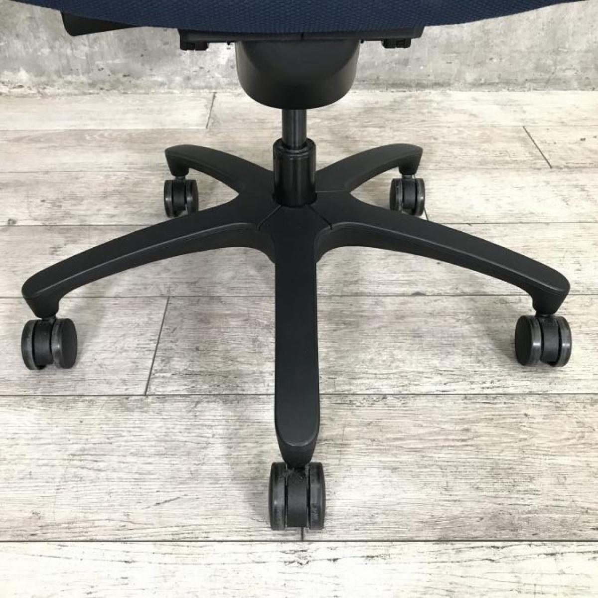 中古】エフクロス イトーキ/ITOKI 肘付ハイバックチェア 588834 - 中古