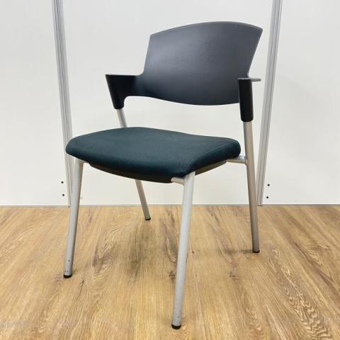 【中古】プロッティチェア  コクヨ（KOKUYO） スタッキングチェア