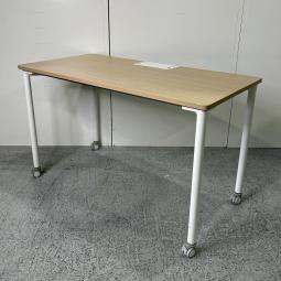 イトーキ製　アクティブフィールド(Active Field)シリーズ　ナチュラル　配線口あり　W1200/D600/H720サイズ　キャスター　ワークテーブル　パーソナルテーブル　フレキシブルに使用可能なキャスター付きワークテーブル！　W1200パーソナルテーブル！！