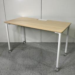 【残り1台限り】イトーキ製　アクティブフィールド(Active Field)シリーズ　ナチュラル　配線口あり　W1200/D600/H720サイズ　キャスター　ワークテーブル　パーソナルテーブル　フレキシブルに使用可能なキャスター付きワークテーブル！　W1200パーソナルテーブル！！