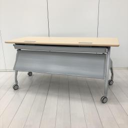【幕板×配線孔×電源タップ搭載のスマートワークデスク！】■コクヨ（KOKUYO）製　エピファイ （EPIPHY）シリーズ　サイドスタックテーブル　■幕板付き　W1500×D600×H720mm　■木目調ナチュラル