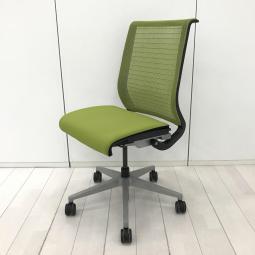 【あなたの座るを考える！ワイヤー構造が体を支える、有名海外メーカー製の定番チェア！座り心地抜群の人気チェア！】■スチールケース（Steelcase）　シンク（think）チェア　旧モデル　肘無　ハイバック　背面メッシュ　■ライトグリーン　【関東倉庫在庫品】【弊社用欄：A01050845】【HU】