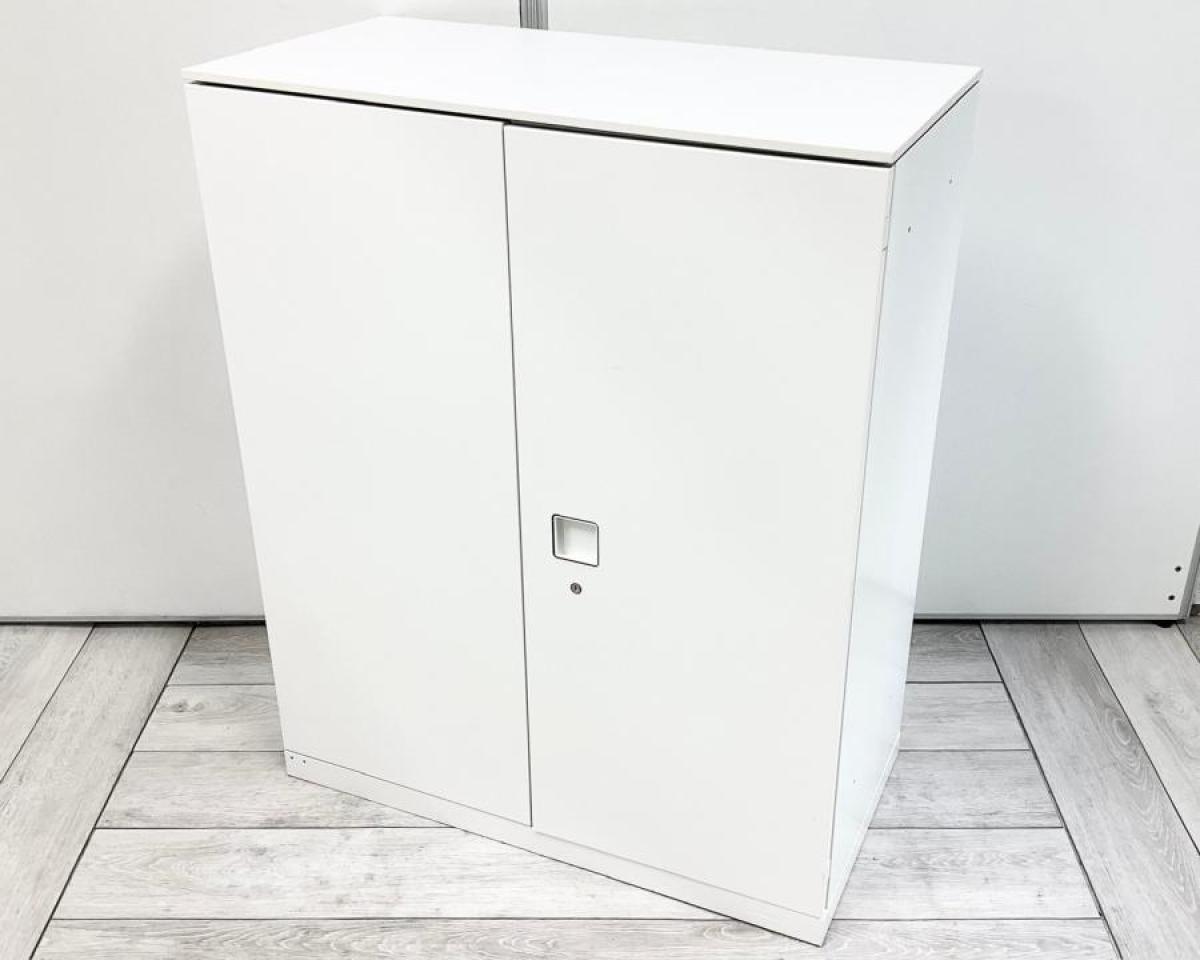 【カギ作成可能！】【オフィスの書類をスッキリ整理！取っ手がどの方向からでも開くマルチハンドルが人気！】■オカムラ（okamur）製　レクトライン（Rectline）シリーズ　両開き書庫　ローキャビネット　H1120㎜　■天板・ベース付き　■シリンダー錠　■ホワイト【入替セールにつき20%OFF！】
                        レクトライン
                                    中古
            