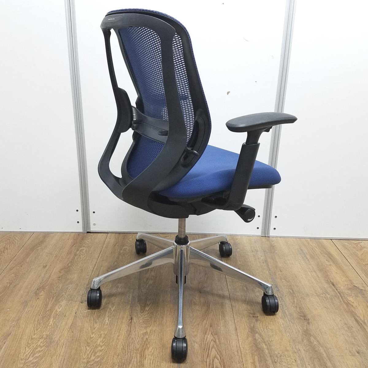 ax　オカムラ　シルフィーチェア　ローバック　固定肘　前傾機能　メッシュ　中古品 中古】シルフィーメッシュ オカムラ/okamura 肘付ローバックチェア