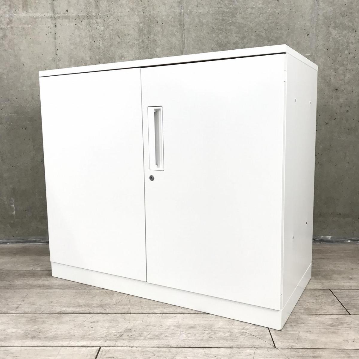 【収納物がひとめで分かる両開き戸タイプ！高さ780㎜のコンパクトサイズ！】■コクヨ(KOKUYO)製　エディア(EDIA)シリーズ　両開き書庫　ローキャビネット　H780㎜　■シリンダー錠　■ホワイト/天板・ベース付【弊社使用欄：A01036503】
                        エディア
                                    中古
            