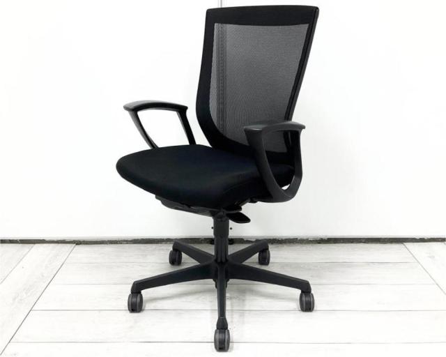 【中古】エスクードメッシュ  オカムラ（okamura） 肘付ハイバックチェア