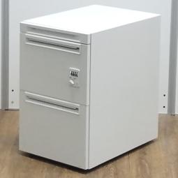 ★【T4】【商品入替のため、残り1台限り】プラス製　ジェネラ（Genela）ホワイトン　W395xD585xH635サイズ　キャスター付　ダイヤル錠　デスク下に置いて収納アップ！　使い勝手抜群のキャスター付き3段ワゴン！　デスクインワゴン　3段ワゴン！！※非常は解除キーは付属しておりません。