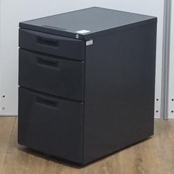 ★イトーキ製　CZ　ブラック　W395×D580×H620サイズ　シリンダー錠　デスク下の収納・書類管理に！　デスク下収納ワゴン！　デスクインワゴン　3段ワゴン！！【正面ザラザラ】