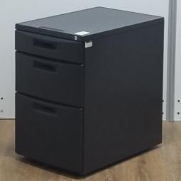★イトーキ製　CZ　ブラック　W395×D580×H620サイズ　シリンダー錠　デスク下の収納・書類管理に！　デスク下収納ワゴン！　デスクインワゴン　3段ワゴン！！【正面サラサラ】