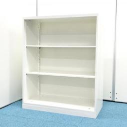 【5/12(火)入荷予定の商品となります！】【オフィスの書類をスッキリ整理！扉の無いタイプなので資料探しがラクラク！】■オカムラ（okamura）製　レクトライン（Rectline）シリーズ　オープン書庫　ローキャビネット　■ベース付き　■ホワイト