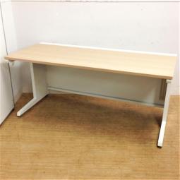 オカムラ　アドバンス　平机　センター引出し無し　明るいナチュラル天板　広々使えるW1600サイズ【愛知・名古屋・豊田・静岡・浜松】