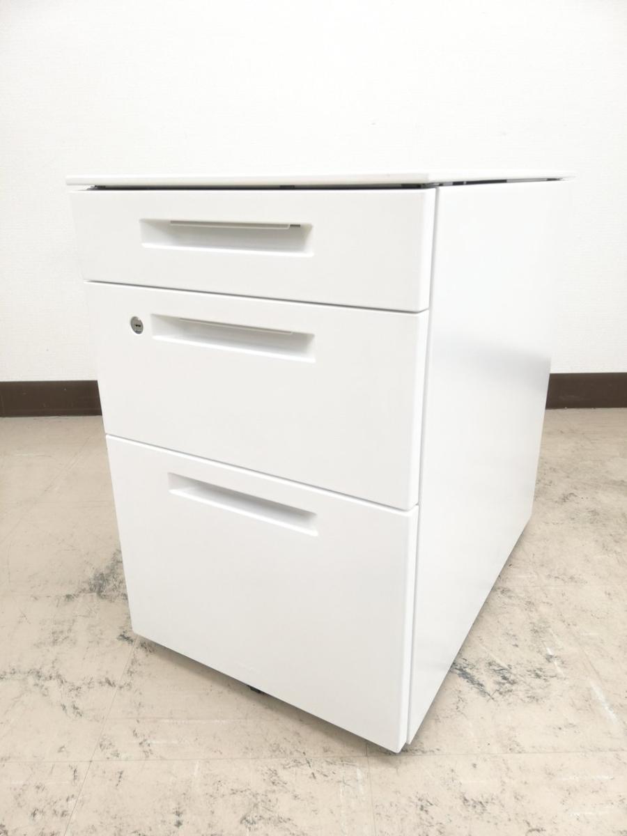 【関西倉庫在庫品】■コクヨ(KOKUYO)製　アイエス(iS)シリーズ　3段ワゴン　デスクインワゴン　H600㎜　■ホワイト　■シリンダー錠【平机・フリーアドレスデスクのお供に！　人気のホワイトカラー3段ワゴン！】
                        iSシリーズ
                                    中古
            