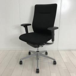 【定価約20万円】【高級メッシュチェアの定番!役員用にも最適!】■オカムラ(oakmura)製 コーラルシリーズ ハイバック ■可動肘 ■ブラック