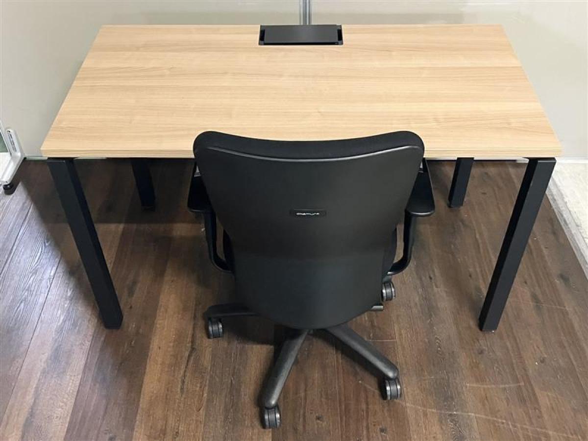 【先行アップ品　6月中旬以降順次出荷】コクヨ　ワークフィット　ナチュラル天板　ブラック脚　片面ワークデスク
                        ワークフィット
                                    中古
            