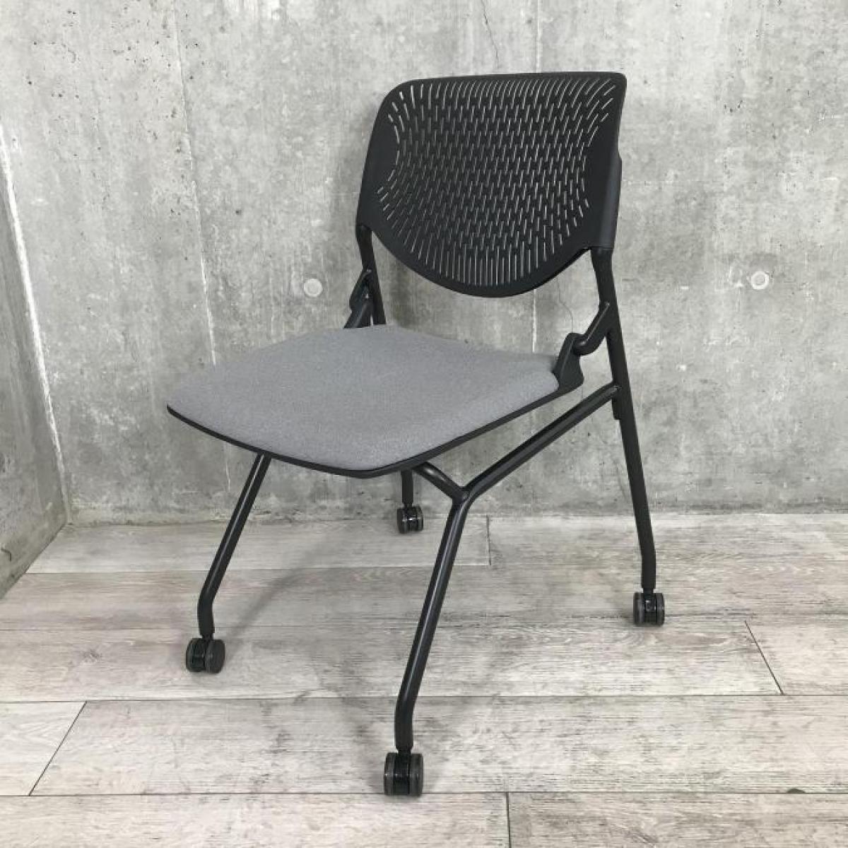 グッドデザイン賞受賞！
シンプルなデザインで使いやすい！重ねて収納可能なネスティングチェア！会議室、ミーティングスペースなどに！
                        ルナ
                                    中古
            