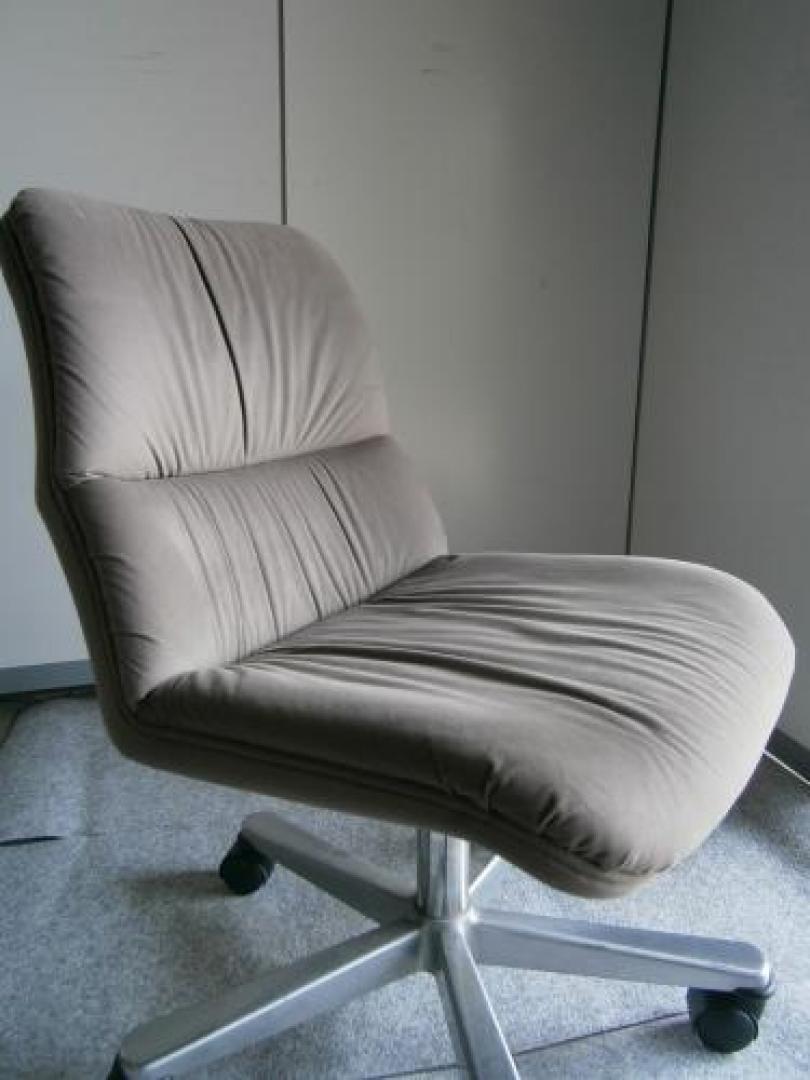 【ミーティングチェア】手触り最高です。【会議チェア】
                                    中古
            