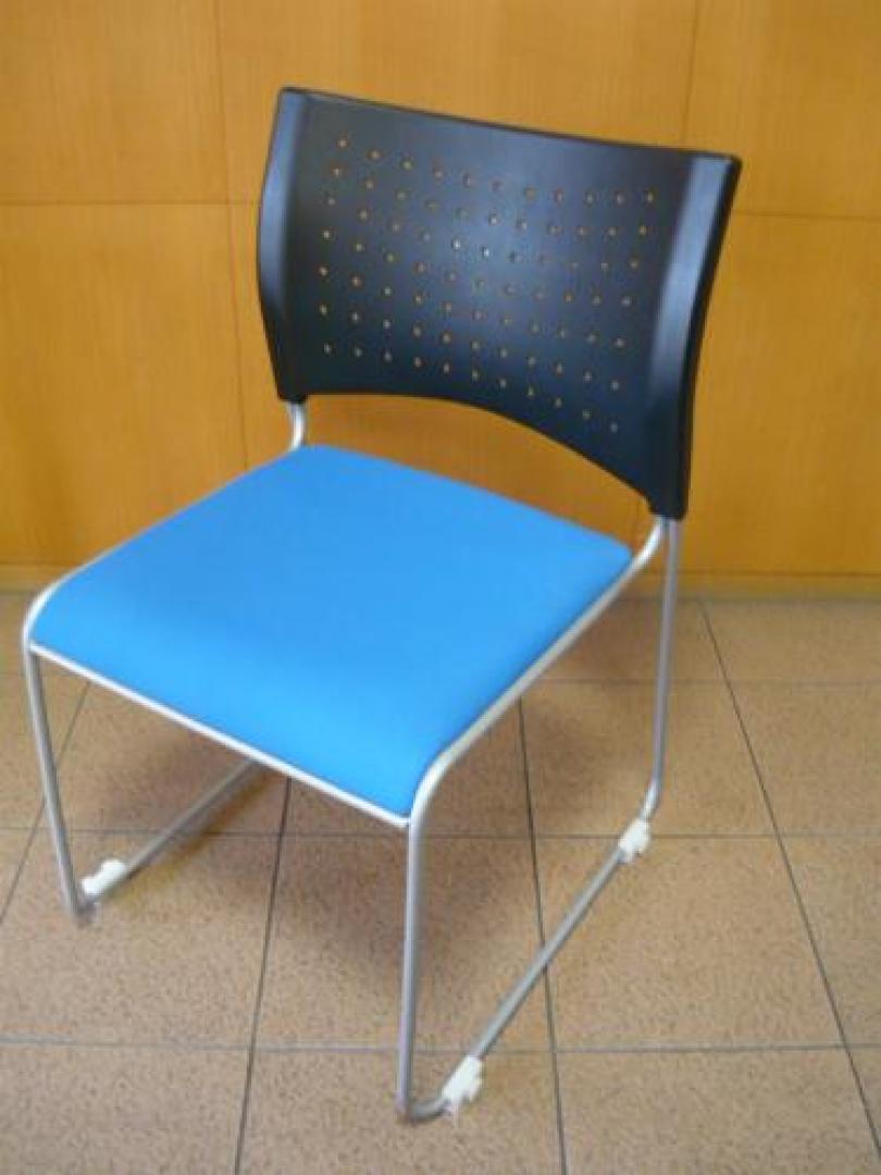 スタックチェアー【残り１脚】【会議チェア】
                                    中古
            
