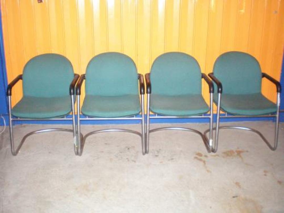 ミーティングチェア【セット商品】厚手シート肘掛付き【会議チェア】
                                    中古
            